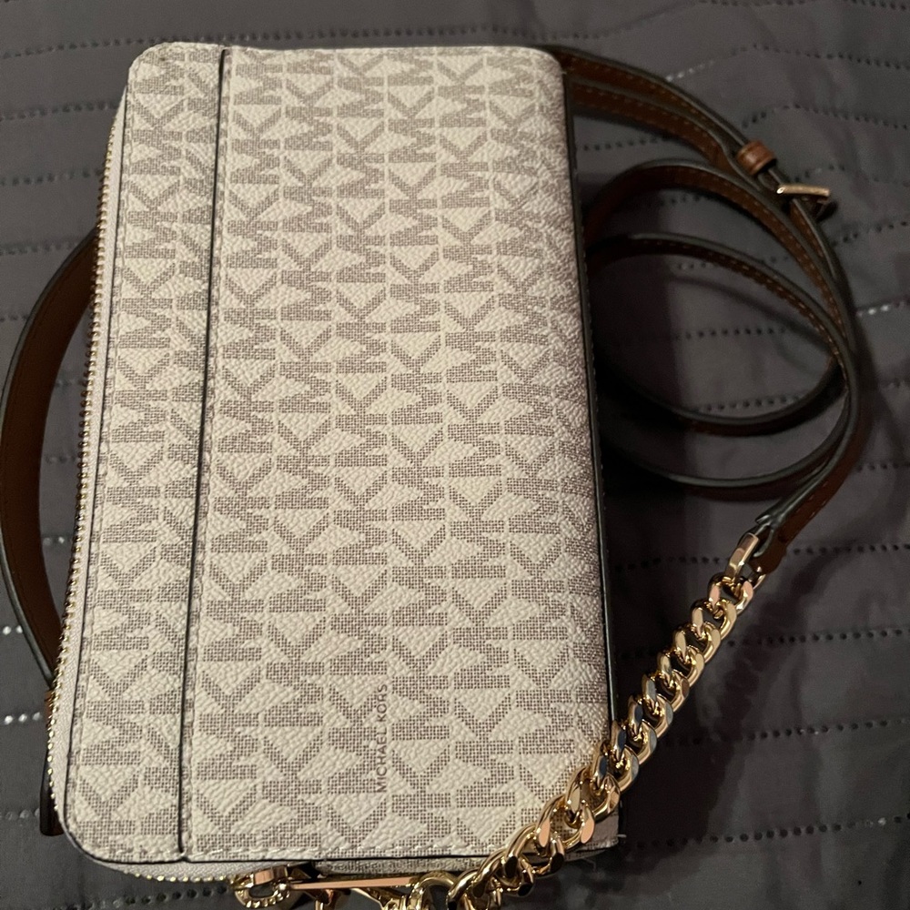 Michael Kors crossbody - Picture 3 of 7